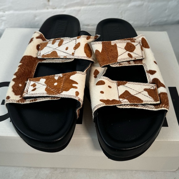 Nuance Cowhide Print Slides - Picture 6 of 15